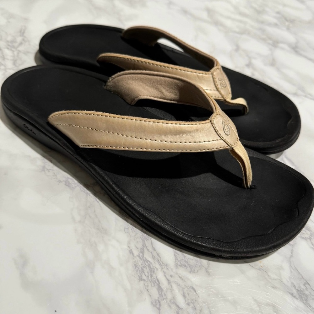 Olukai sandals Leather made Beach Sandals size 9